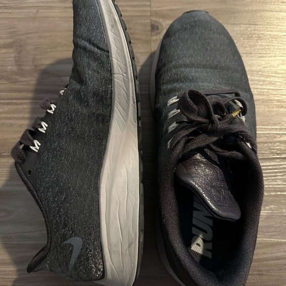 Nike running shoes - Picture 2 of 3